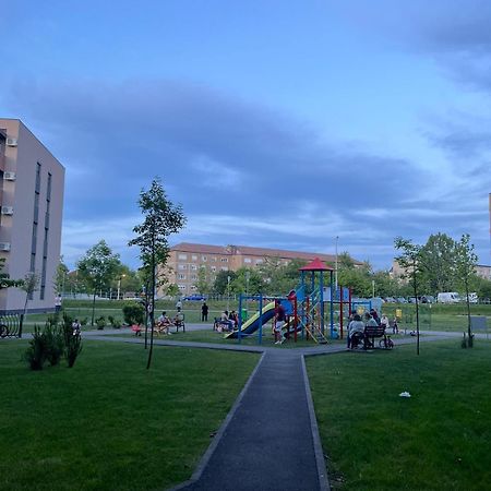 Universitatii Rooms Oradea Εξωτερικό φωτογραφία